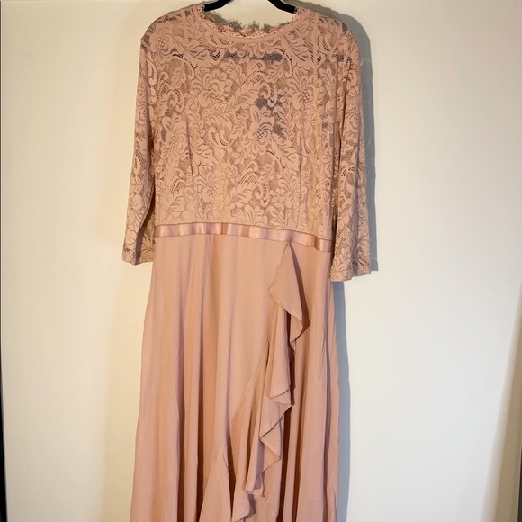 Miusol Dresses & Skirts - Miusol, Beautiful Pink Ruffle Evening Dress, Lace Detail, Pretty in Pink, NWT